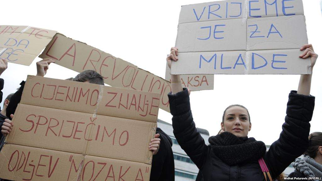Bolje u politiku nego u autobus za Njemačku 